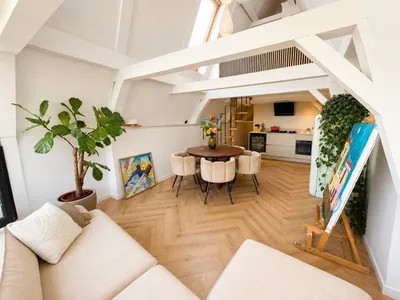 Apartment for rent on Oudezijds Voorburgwal in Amsterdam