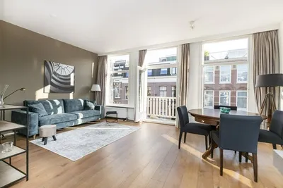 Apartment for rent on Van Eeghenstraat in Amsterdam