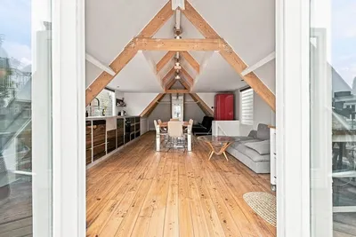 Apartment for rent on Cornelis Anthoniszstraat in Amsterdam